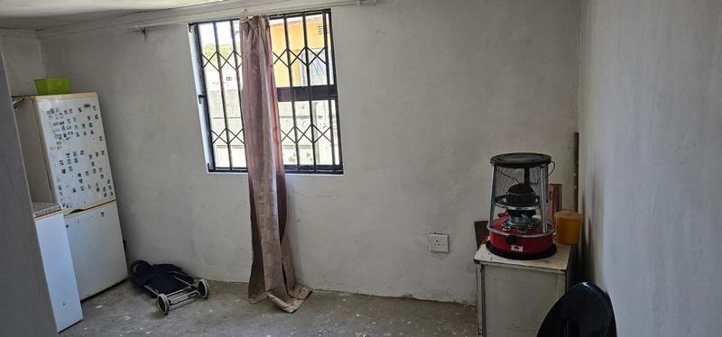 4 Bedroom Property for Sale in Ilitha Park Western Cape